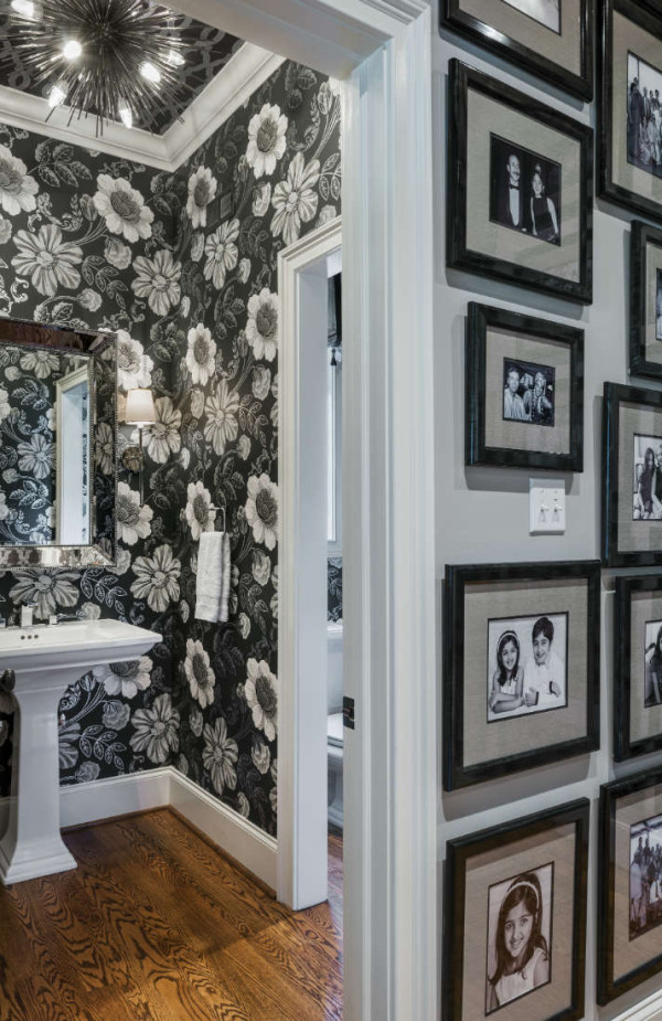 black-white-floral-wallpaper-bathroom