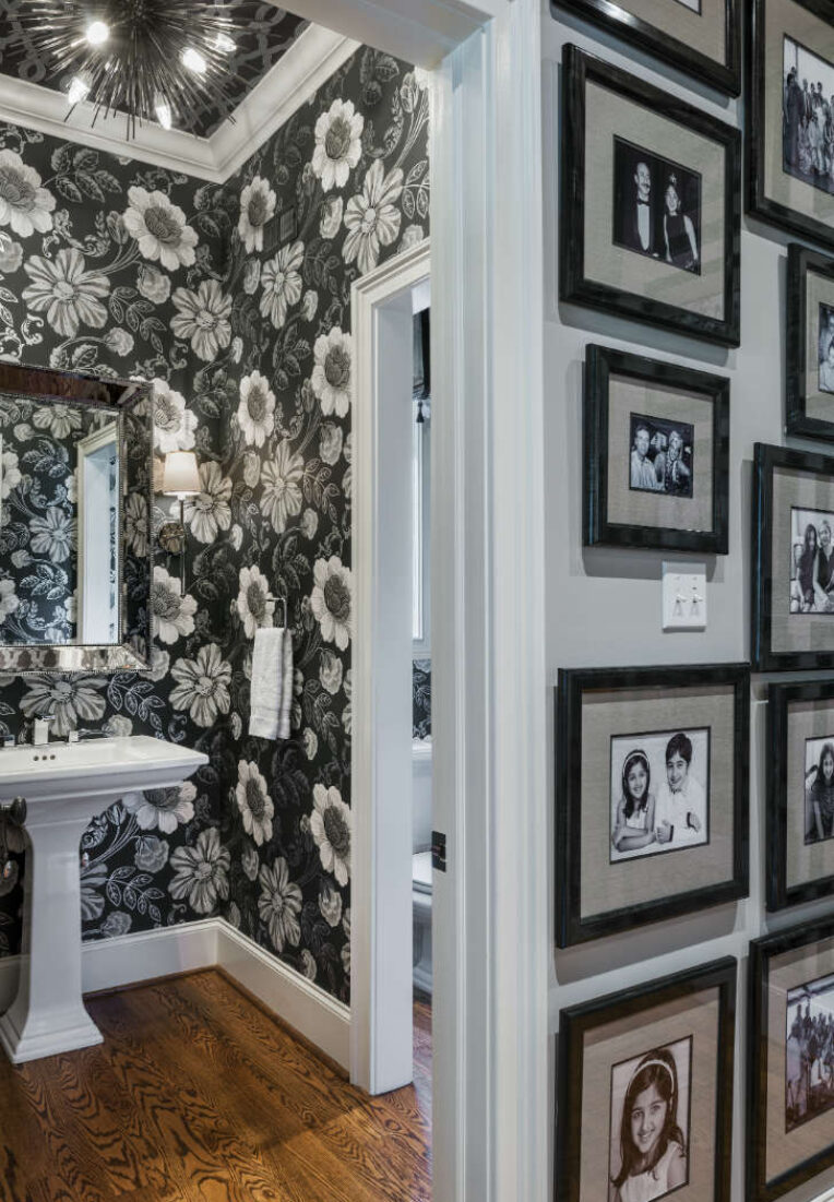 black-white-floral-wallpaper-bathroom