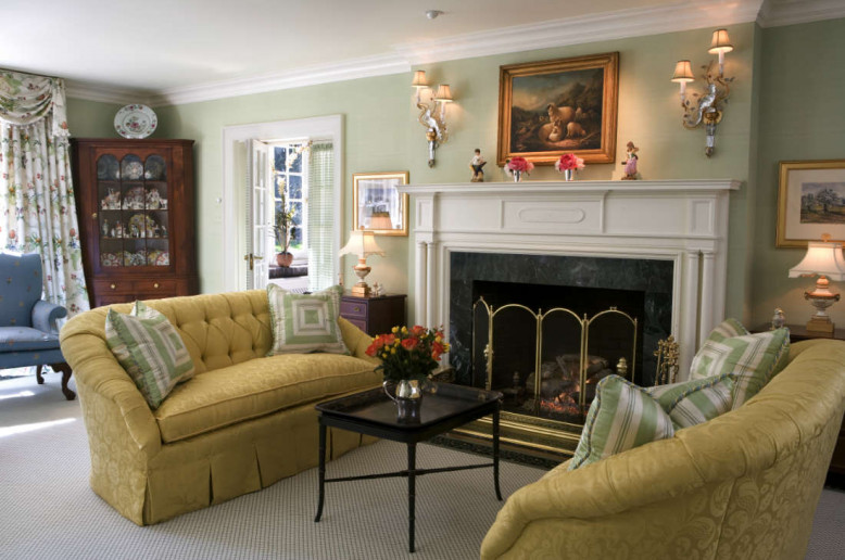 living-room-fireplace-rosemont