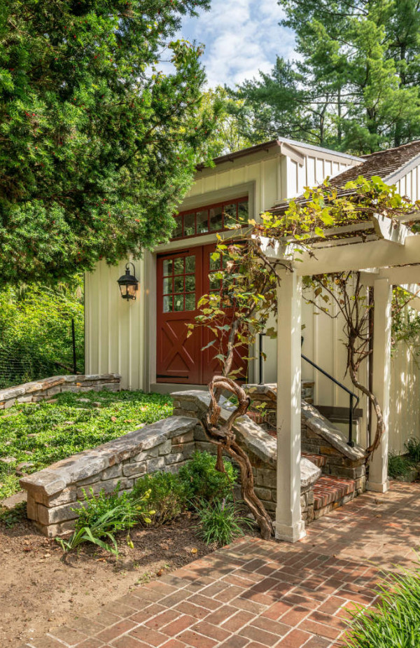 loft-pergola-entrance
