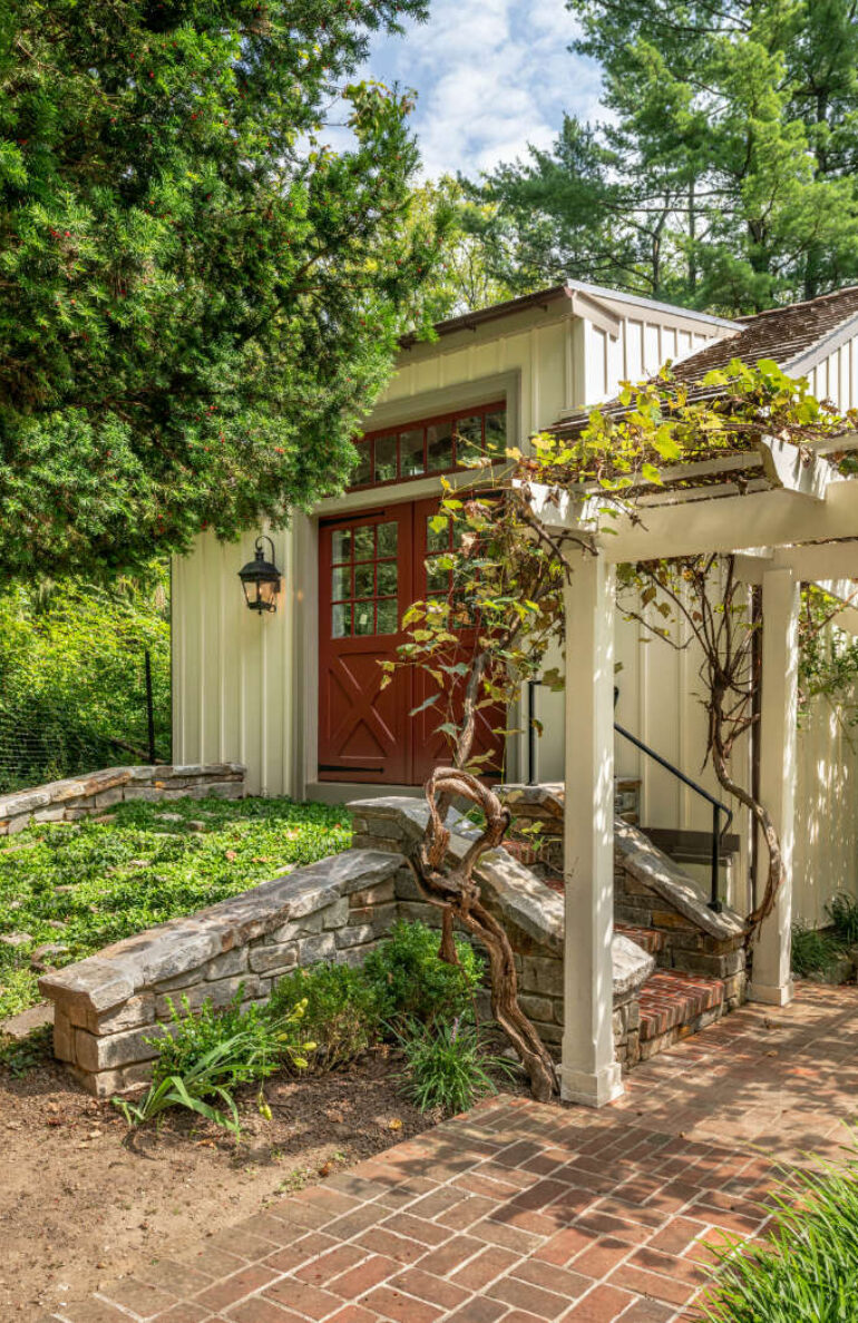 loft-pergola-entrance