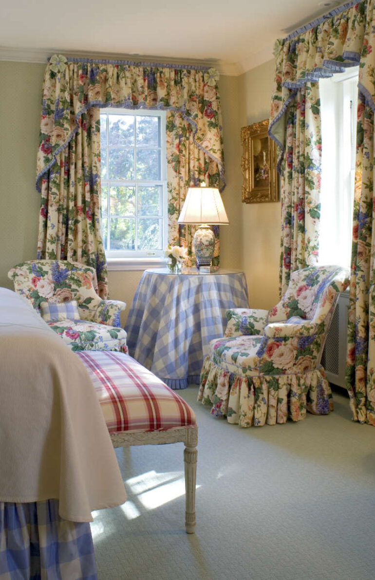 meadowbank-interior-design-floral-bedroom