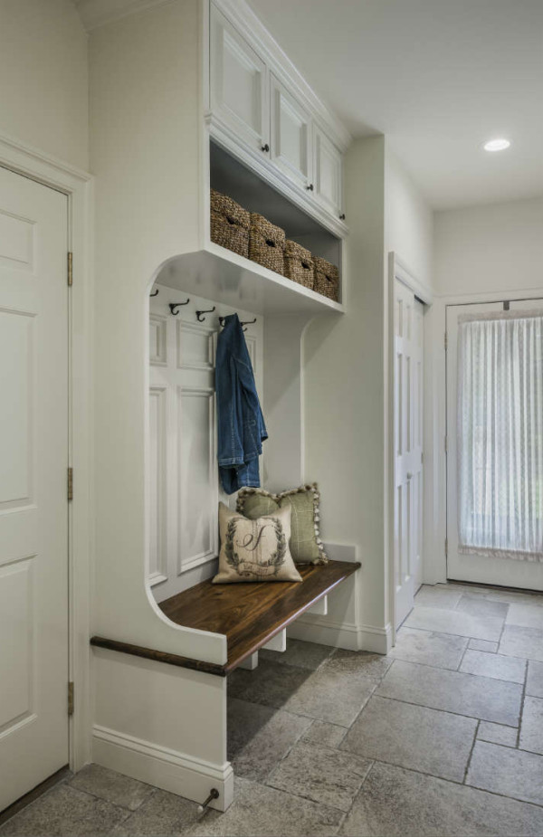 mudroom-bench-white-wood