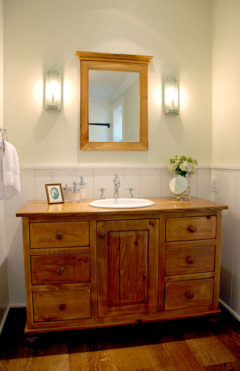 unionville-starry-night-farm-bathroom