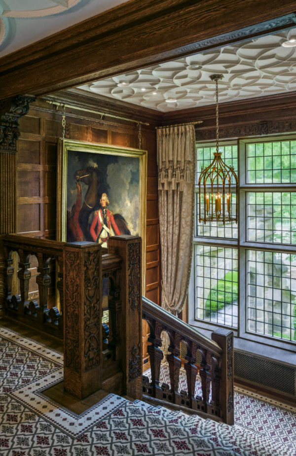 wood-staircase-buttonwood