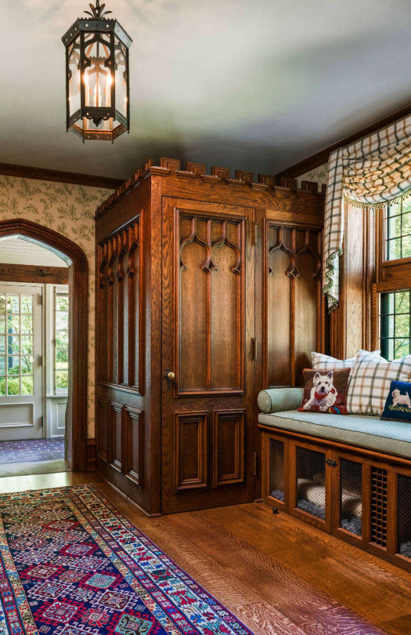 wooden-closet-window-seat