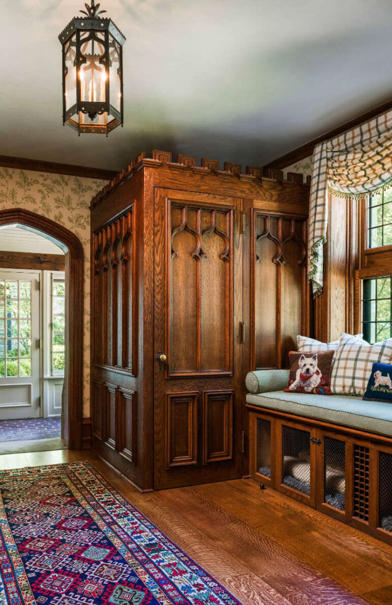 wooden-closet-window-seat