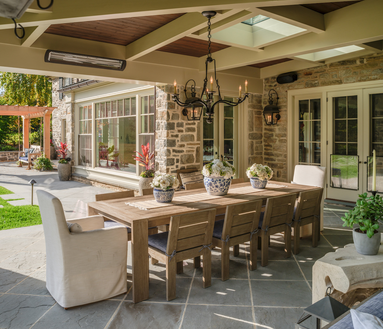 villanova-pa-outdoor-dining-table-design