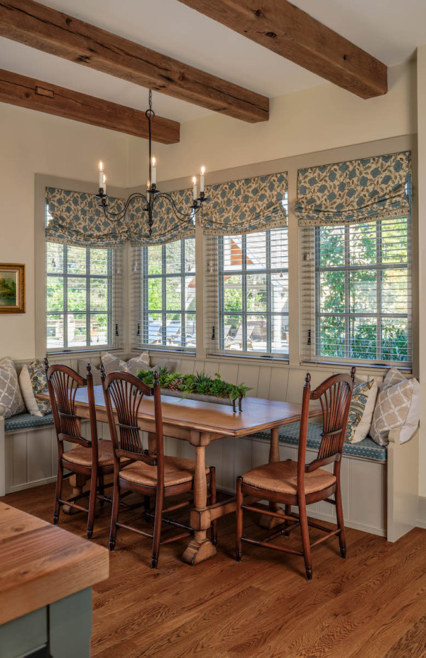 kitchen-breakfast-table-bench-seating-custom-window-treatments