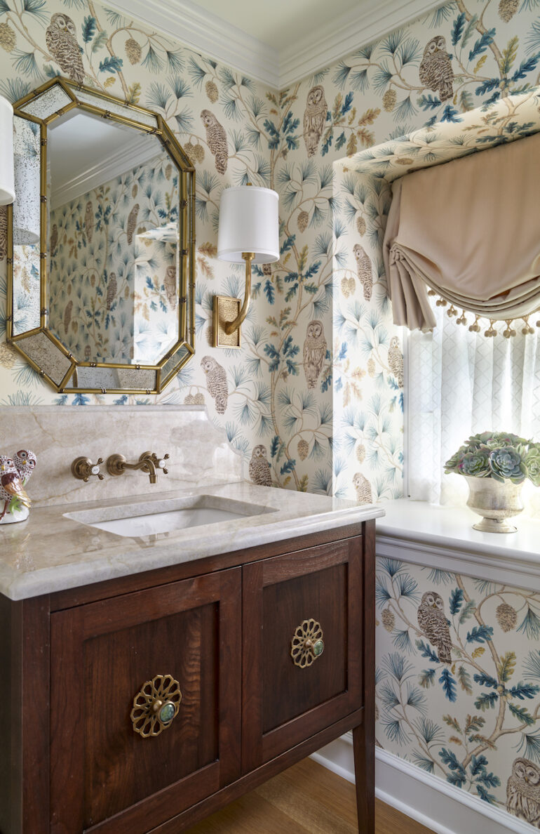 powder-room-interior-design-wallpaper-detail