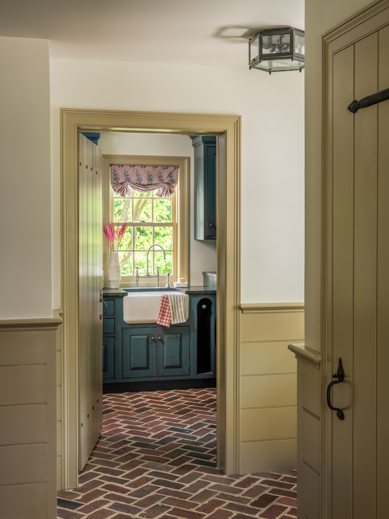 brick-floors-historic-home-kennett-square-pa-kitchen-design
